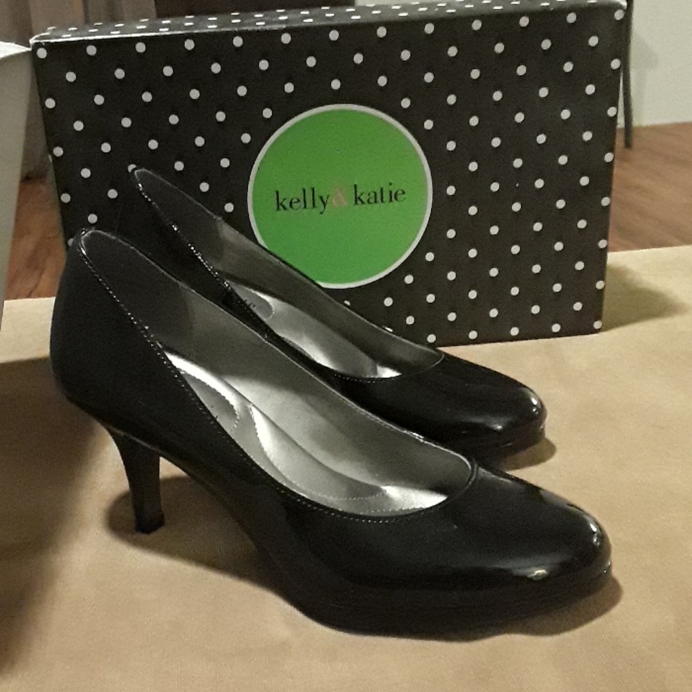 Dress shoes